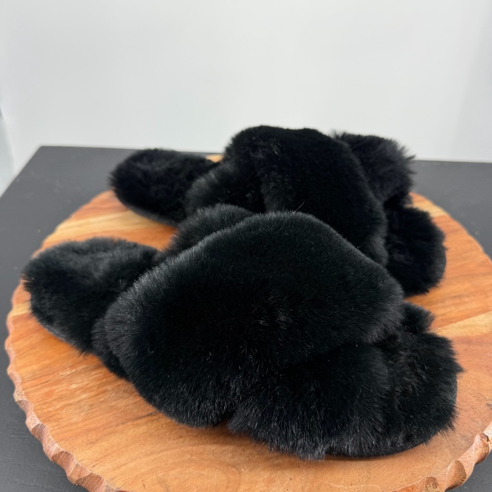 Lauren Conrad Faux Fur Slide Slippers Size‎ Large (8-9) Black